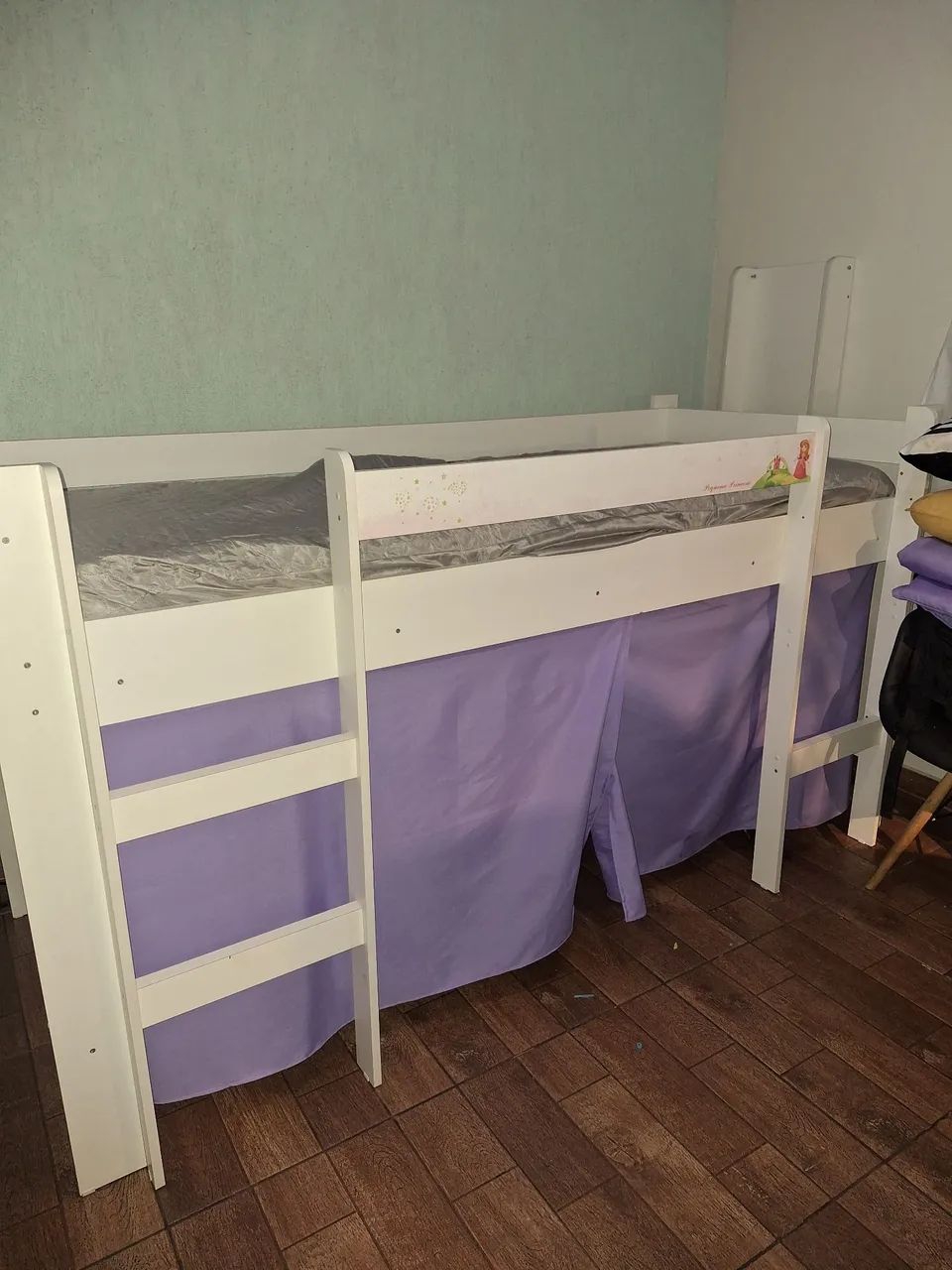 Cama Infantil Elevada com Escorregador, Escada, Cortina Roxa e Colchão - Foto 5