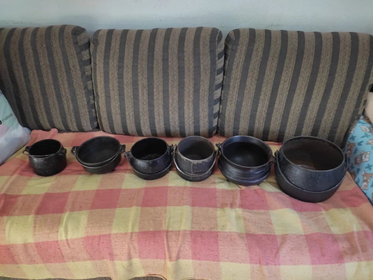Vendo caldeirões de ferro fundido 