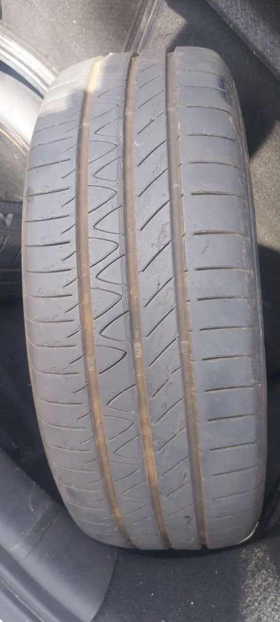 2 pneus aro 16 80% borracha - Foto 3