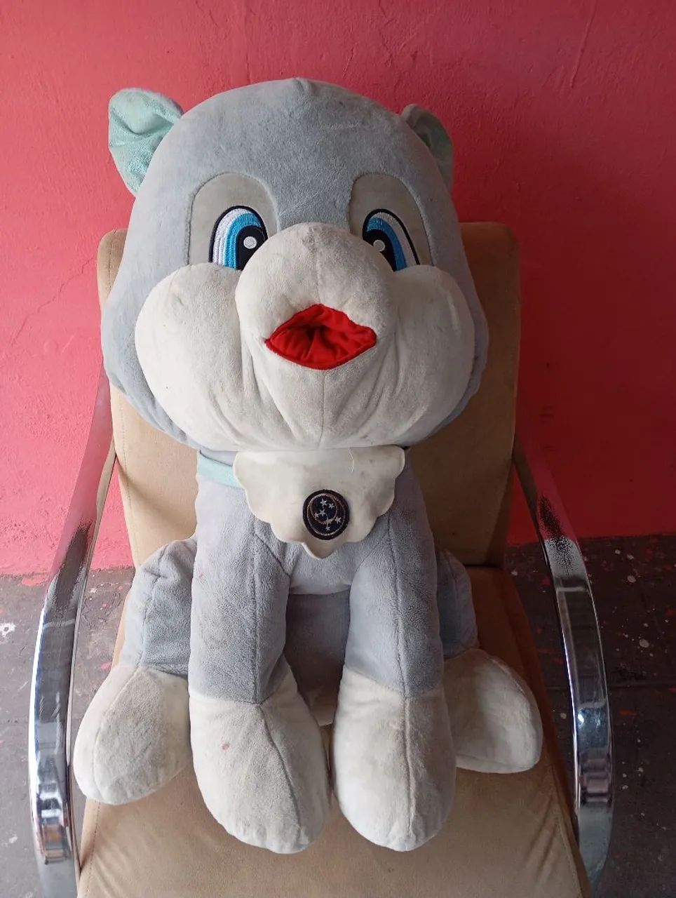 Pelúcia de cachorro grande 