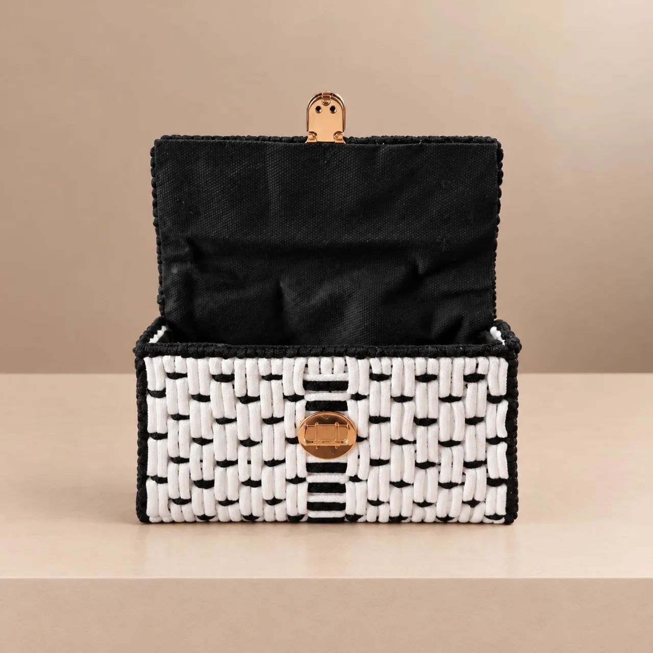Bolsa de crochê com tela - Foto 2