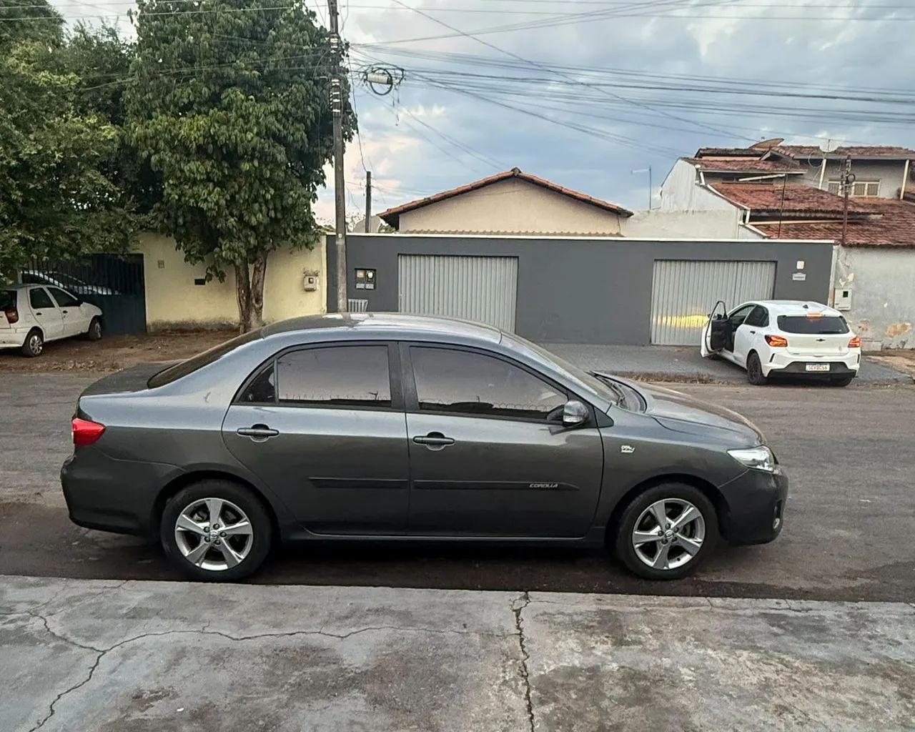 Toyota Corolla XEI 2.0 Flex 16V Aut. 2013 - Foto 2