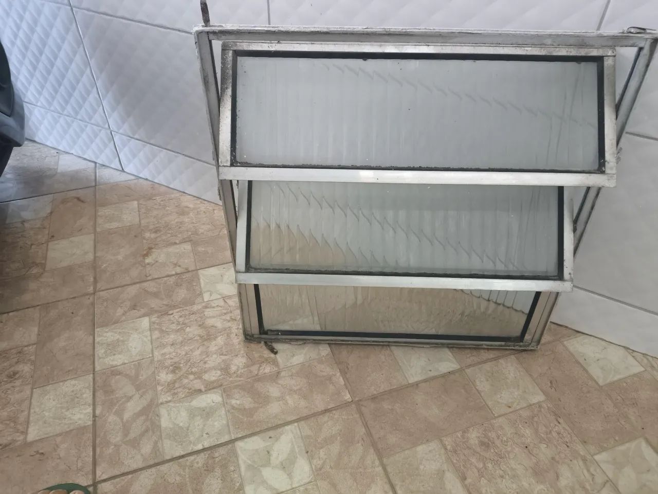 Vende Janela 60 X 60 funcionando perfeitamente! 