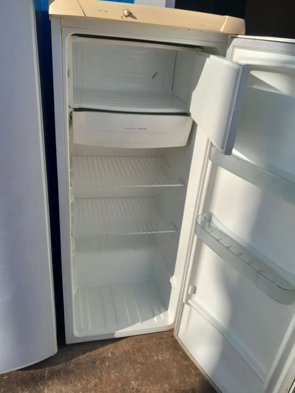 GELADEIRA ELECTROLUX SIMPLES  - Foto 2