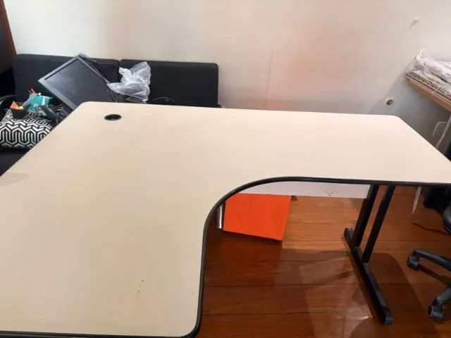 Mesa de escritório em formato "L", - Foto 2
