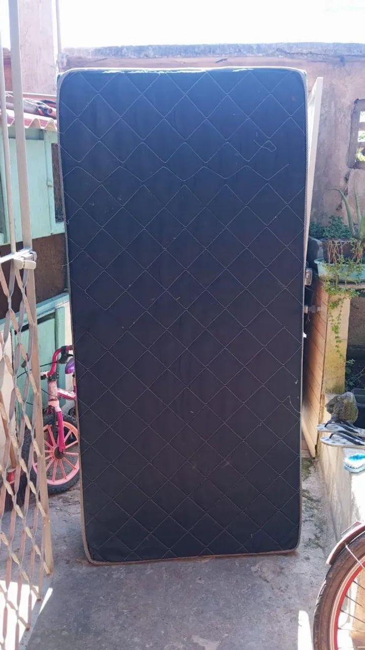 Vendo suporte cama box em perfeito estado e leva o colchão 150