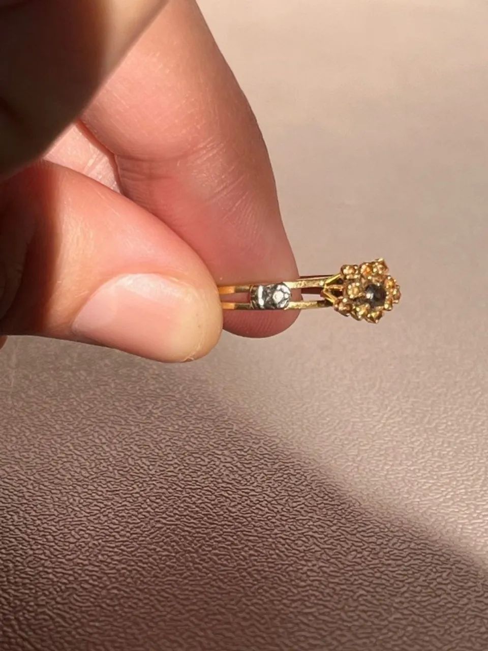 Anel de ouro com pedra natural. - Foto 3