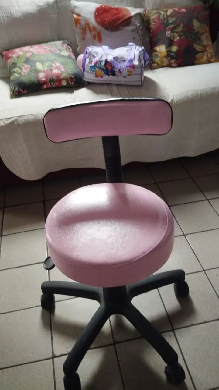 Cadeira giratória pra manicure 