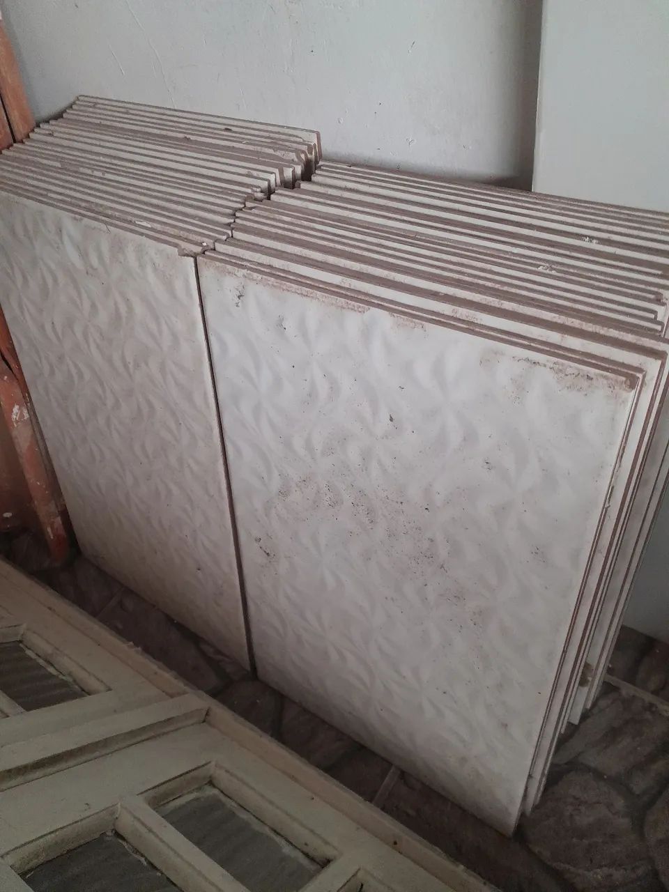Selling 8 square meters of white 3D tiles
