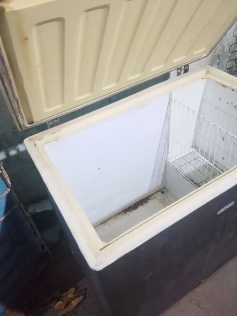 Freezer horizontal 400 litros Funcionando perfeitamente  - Foto 3