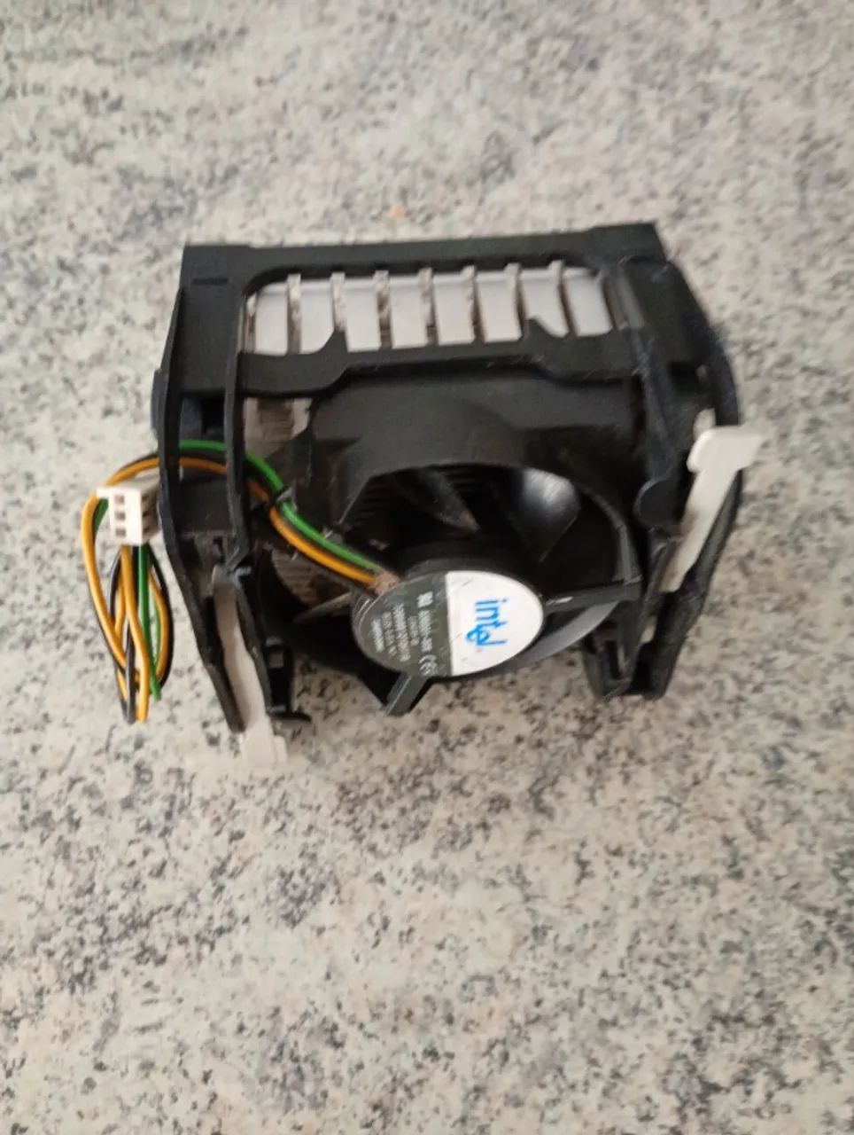 Cooler e dissipador Intel modelo 38001-005  12V  - Foto 3