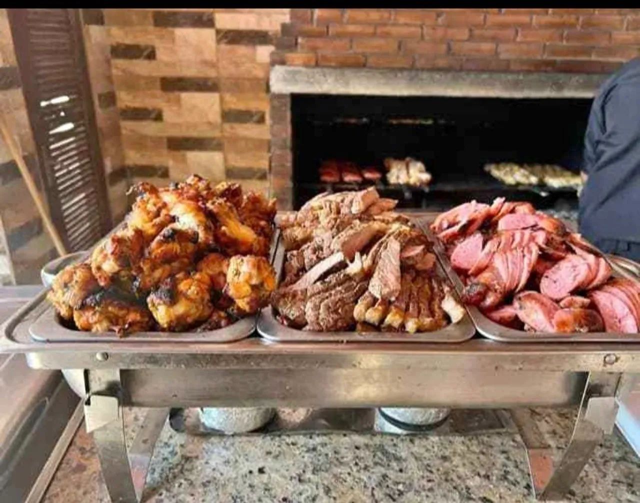 Churrasqueiro proficinal para seus eventos  - Foto 2