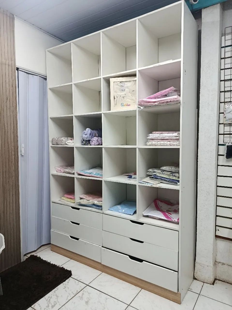 Móveis Planejados Completo para Loja - MDF Branco (Com Balcão, Caixa e Painel)