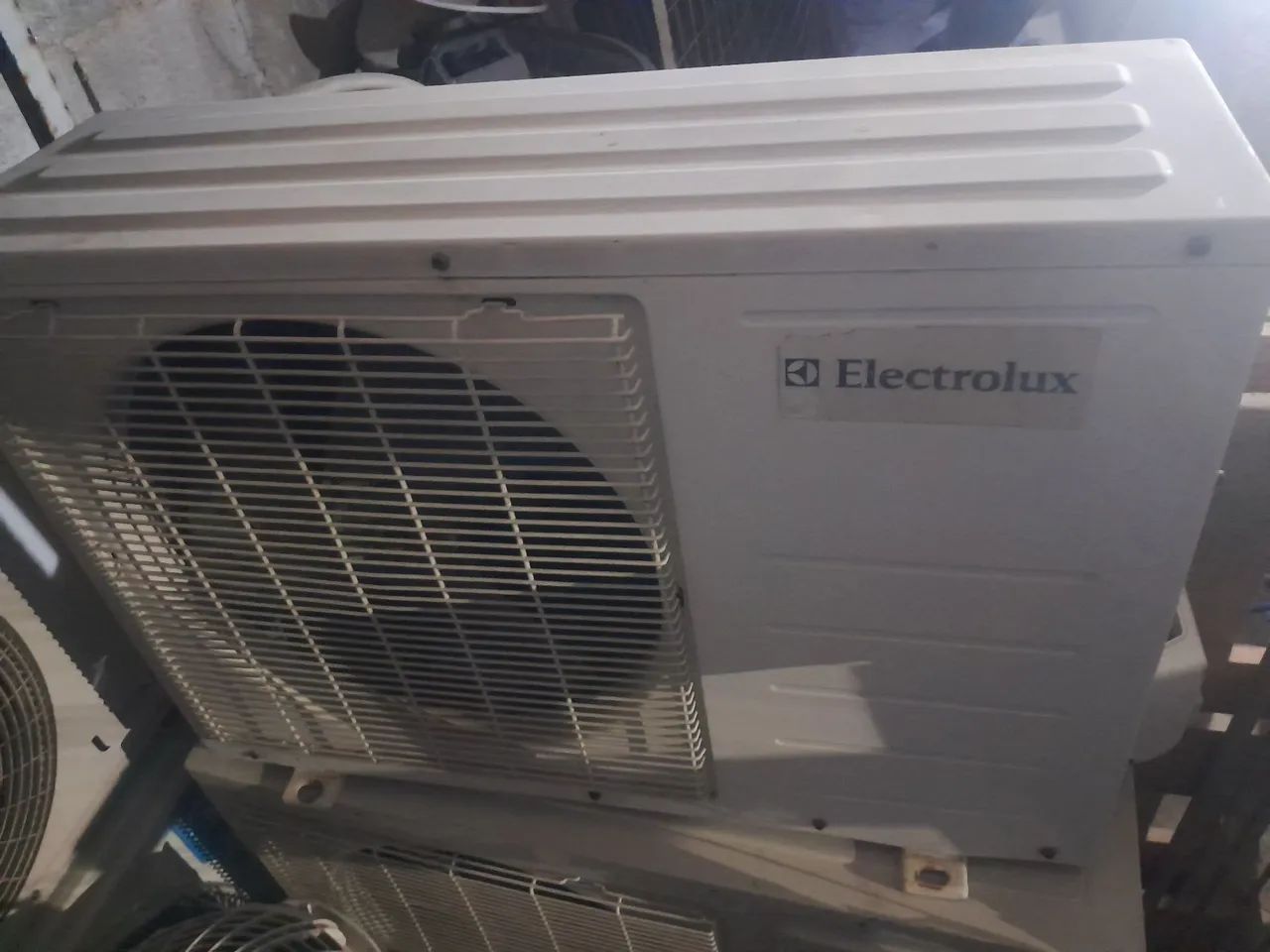 Vendo split 12.000 btus  1.300 - Foto 2