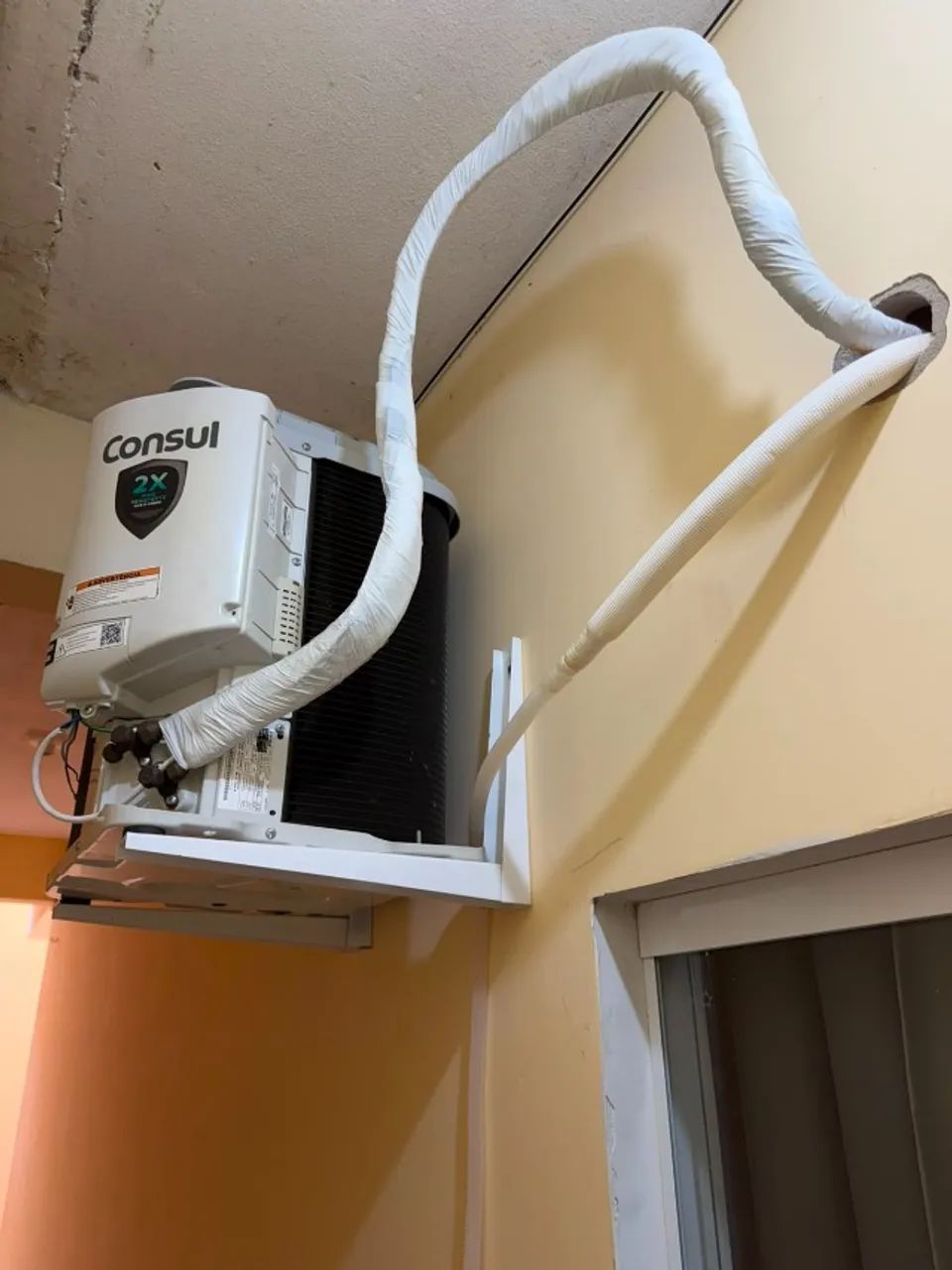 Ar condicionado Consul, 9000 btus bivolt e guarda-roupas - Foto 2