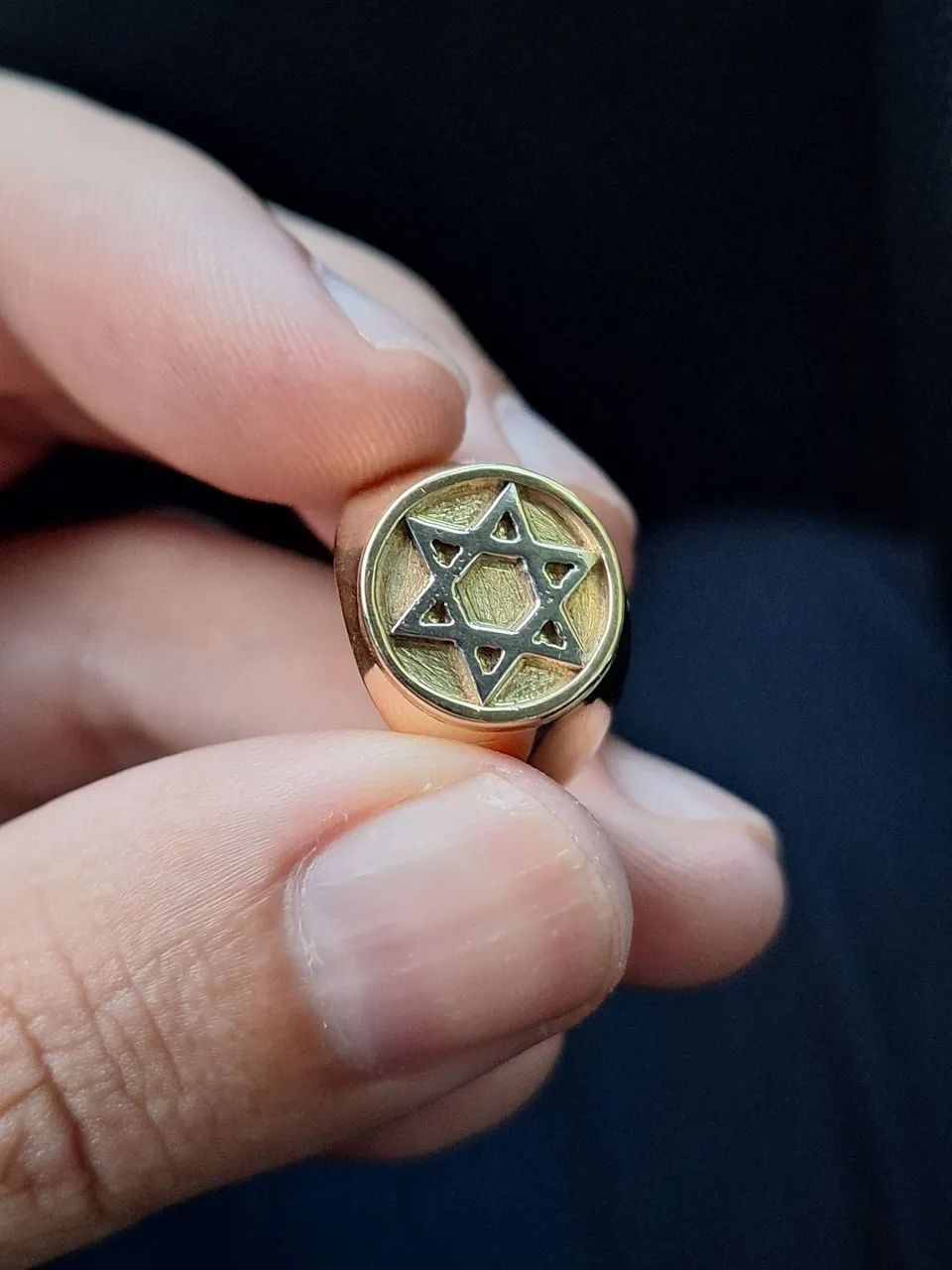 Anel maciço ouro 18k estrela Davi ouro branco 7.5 gramas  - Foto 2