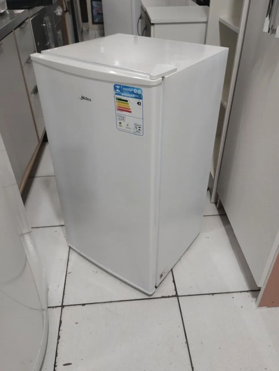 Frigobar Midea semi novo 117 litros  - Foto 4