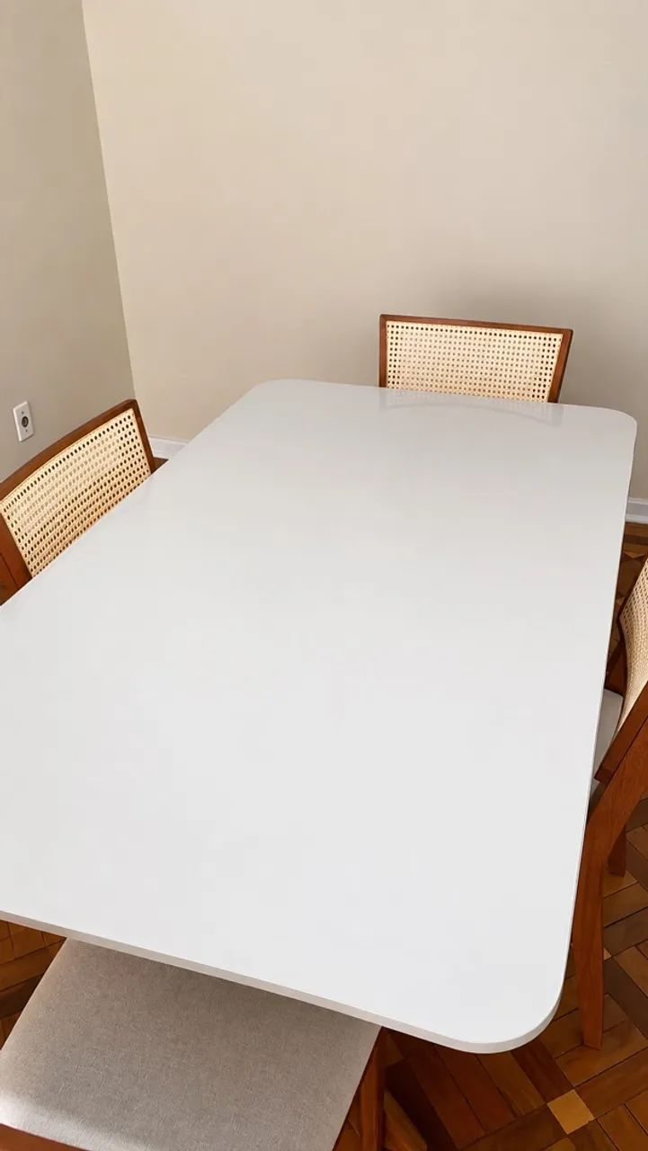 Mesa com 4 cadeiras - Madeira - Foto 2