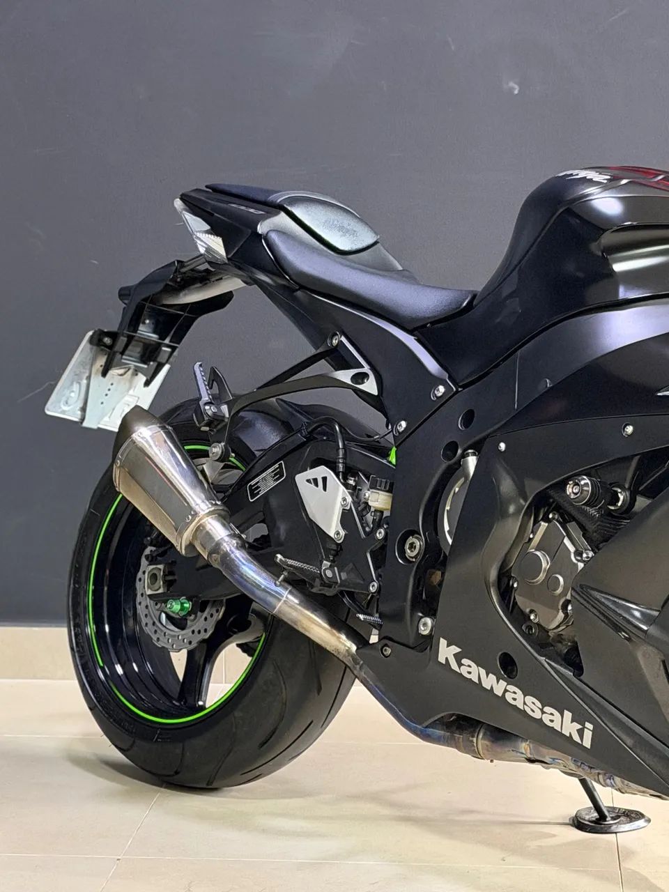 ぽ Kawasaki Zx-10/ Zx-10r 1000cc 2015 - 1522834116 | OLX