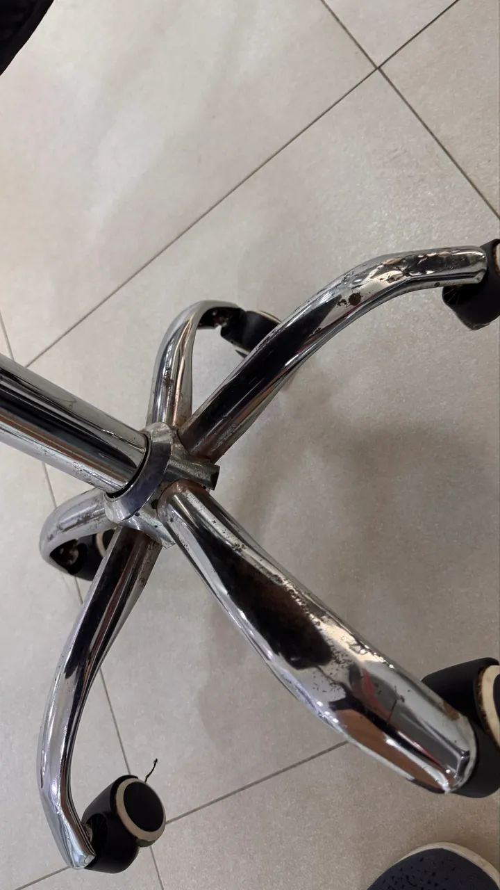 Seis cadeiras secretária muito conservada  - Foto 2