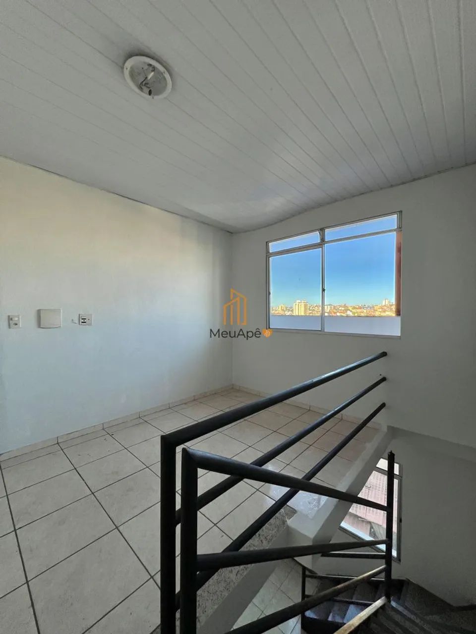 Cobertura ampla com 3 quartos e 2 vagas no Cachoeirinha - Foto 5