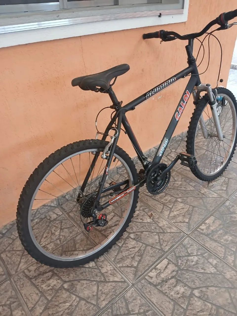 Vendo Bicicleta aro 26 com 21 marchas - Foto 4