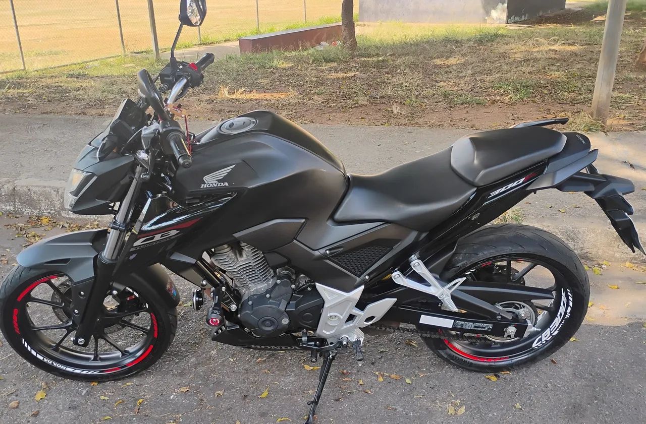 Cb 300f