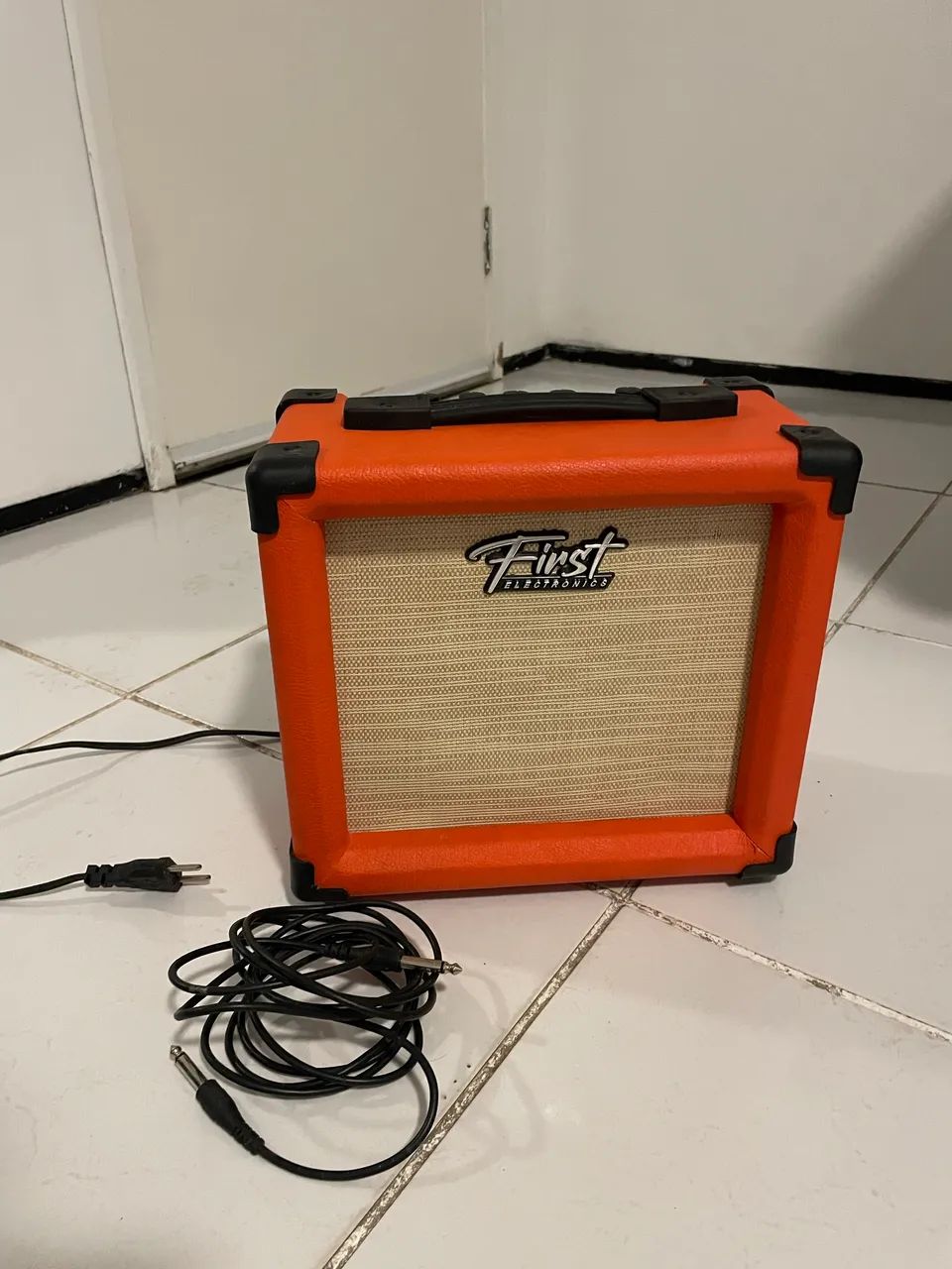 First Electronics FGA-26, de 18W