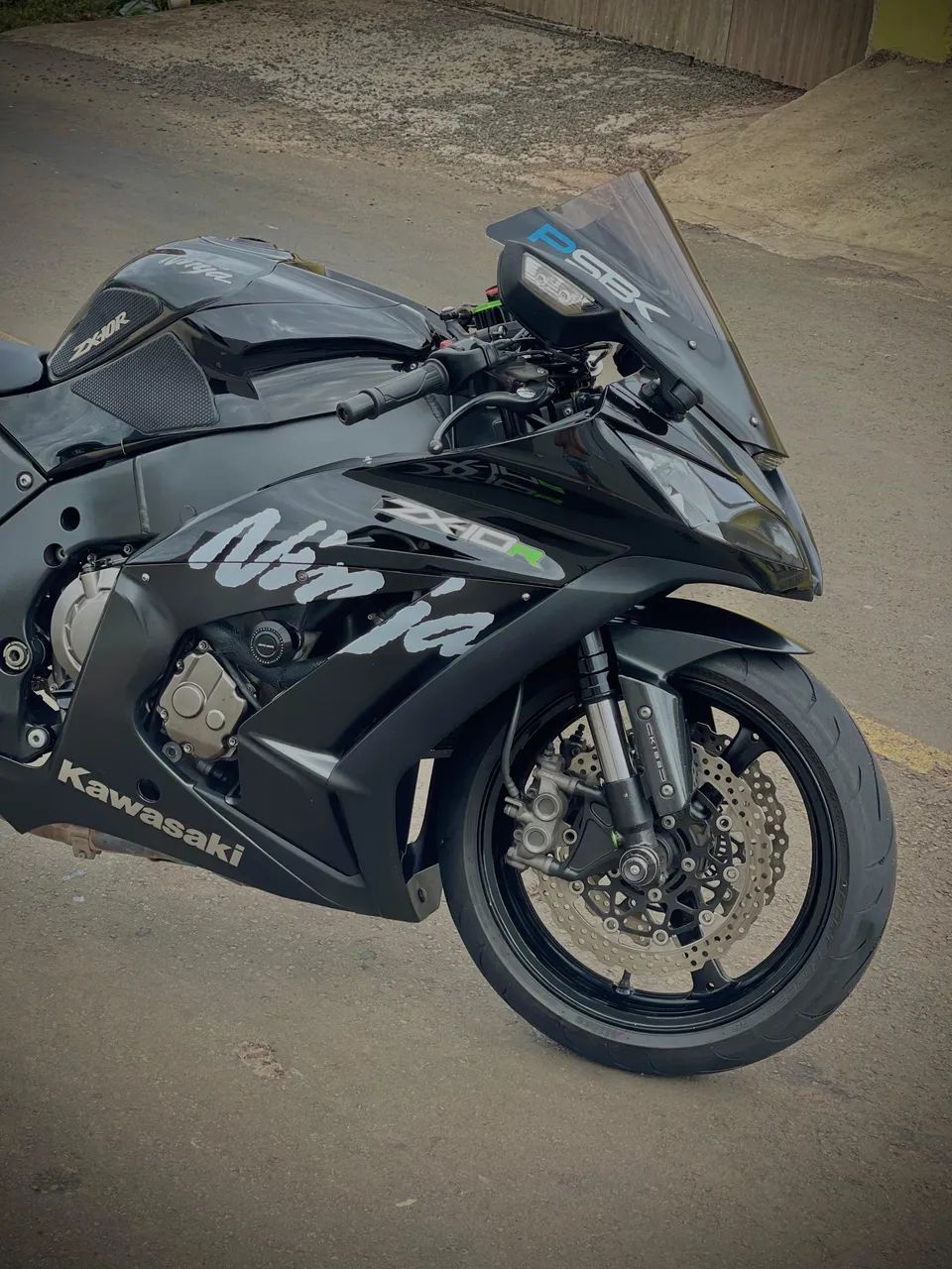 Kawasaki Zx-10/ Zx-10r 1000cc 2015 - 1482475190 | OLX