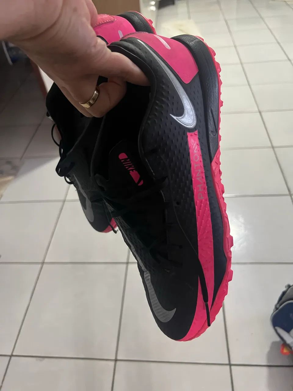 Vendo chuteira Nike pouco usada - Foto 2