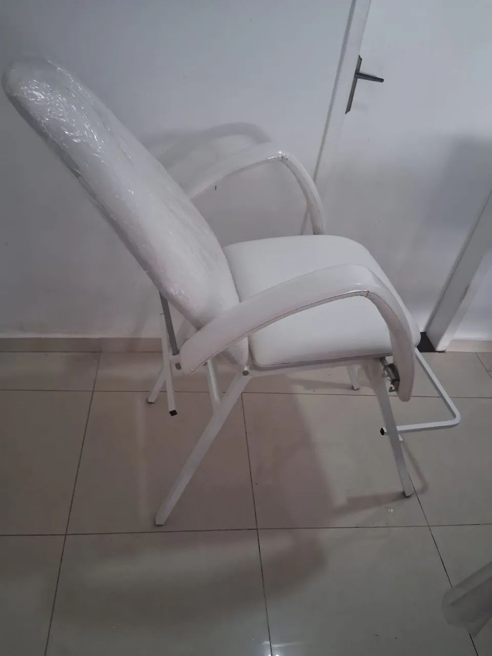 Vendo uma cadeira de estética em perfeito estado.  - Foto 6