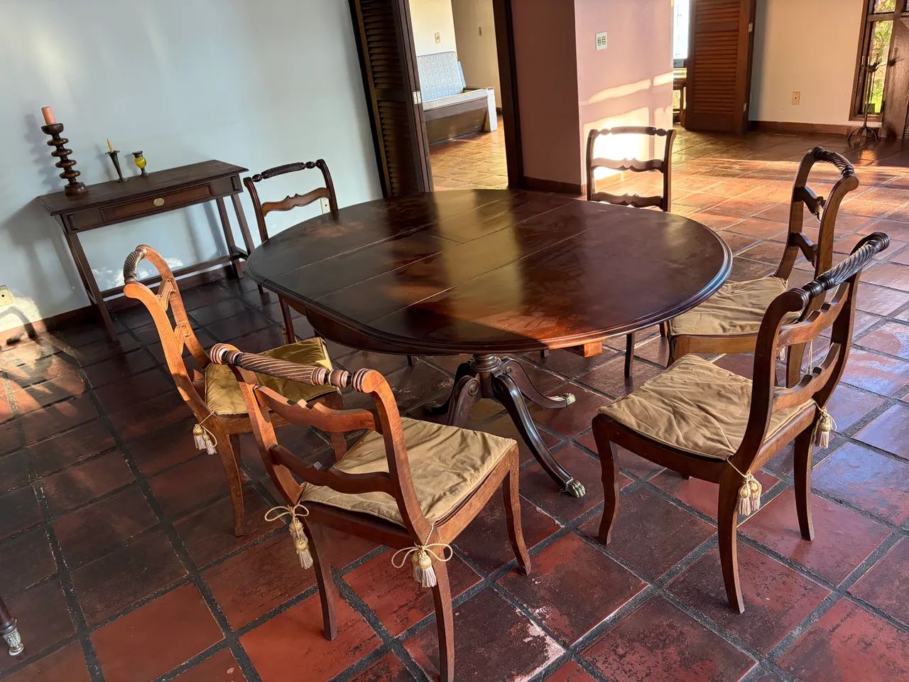 Conjunto de mesa de sala, 6 cadeiras e aparador - Foto 4