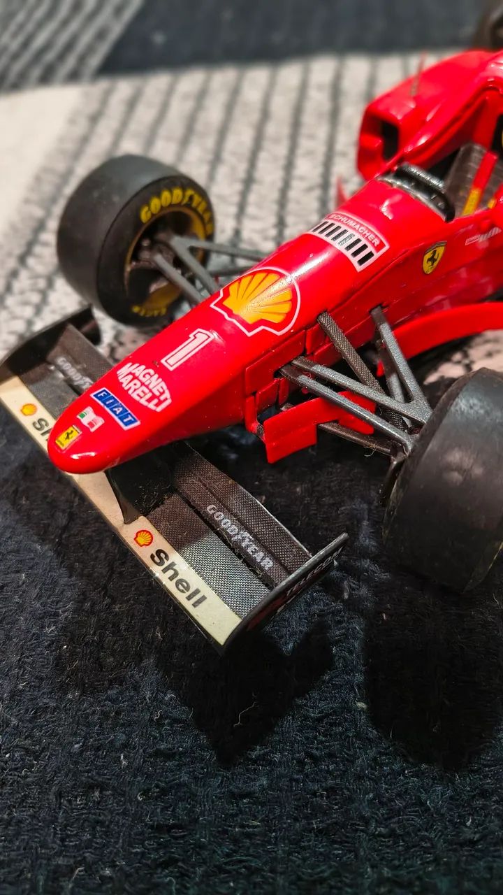 Colecionavel Fórmula 1- Ferrari F30