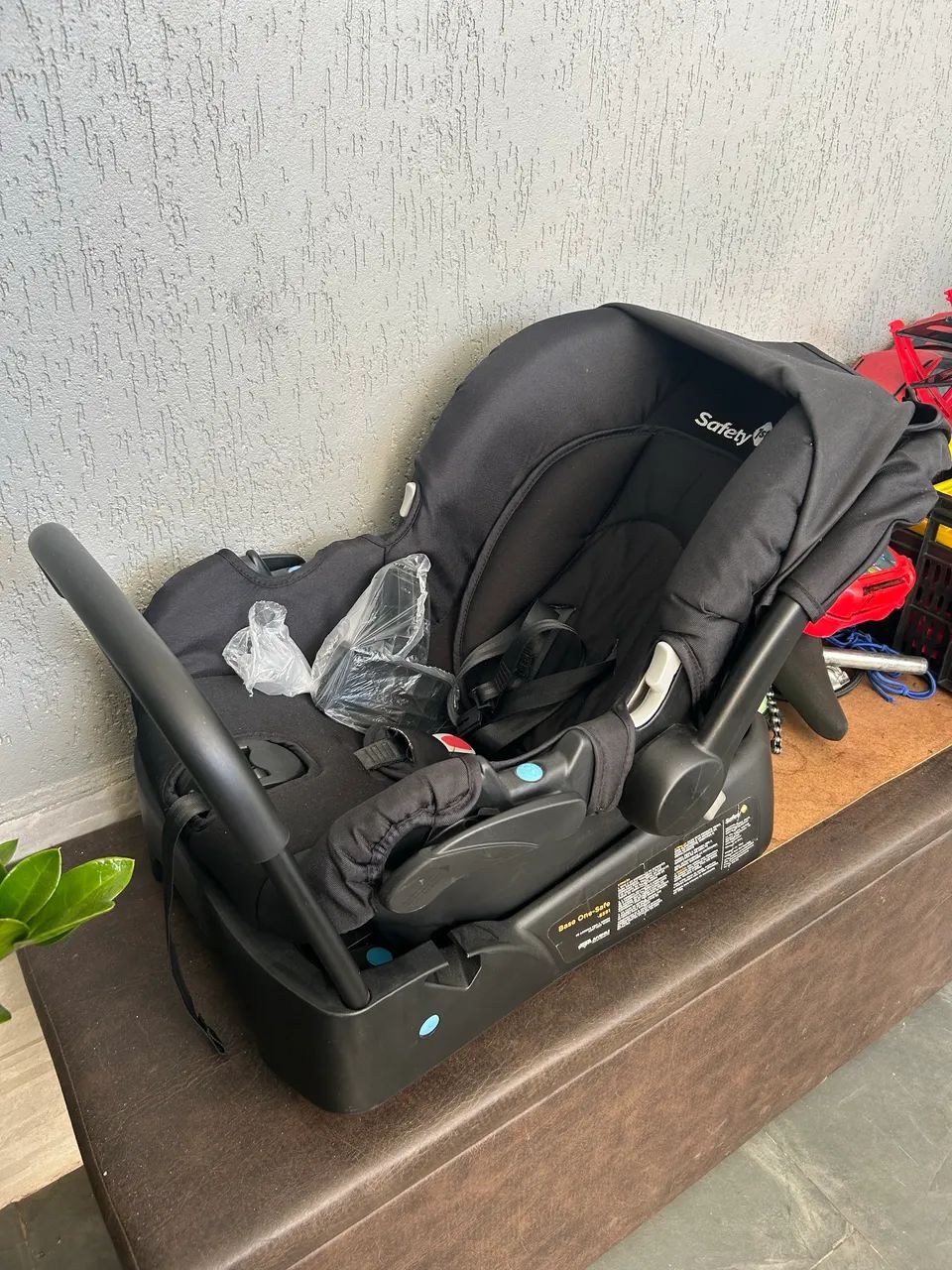 Carrinho de bebê com bebê conforto  - Foto 2
