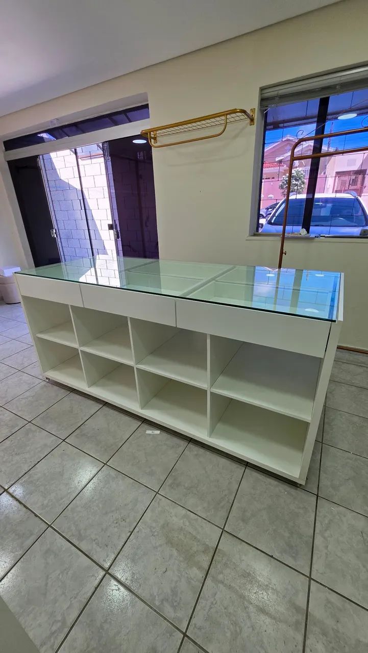 Expositor ( Ilha) para Loja de roupas