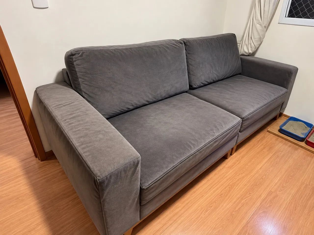 Sofá 2 Lugares Cinza - Moderno e Confortável - Foto 2