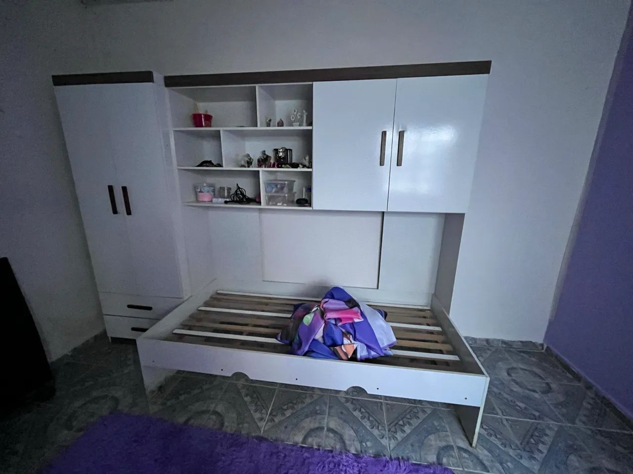 Guarda roupa solteiro com cama