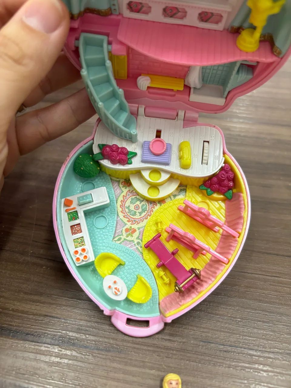 Estojo rosa Polly Pocket barbie  - Foto 4