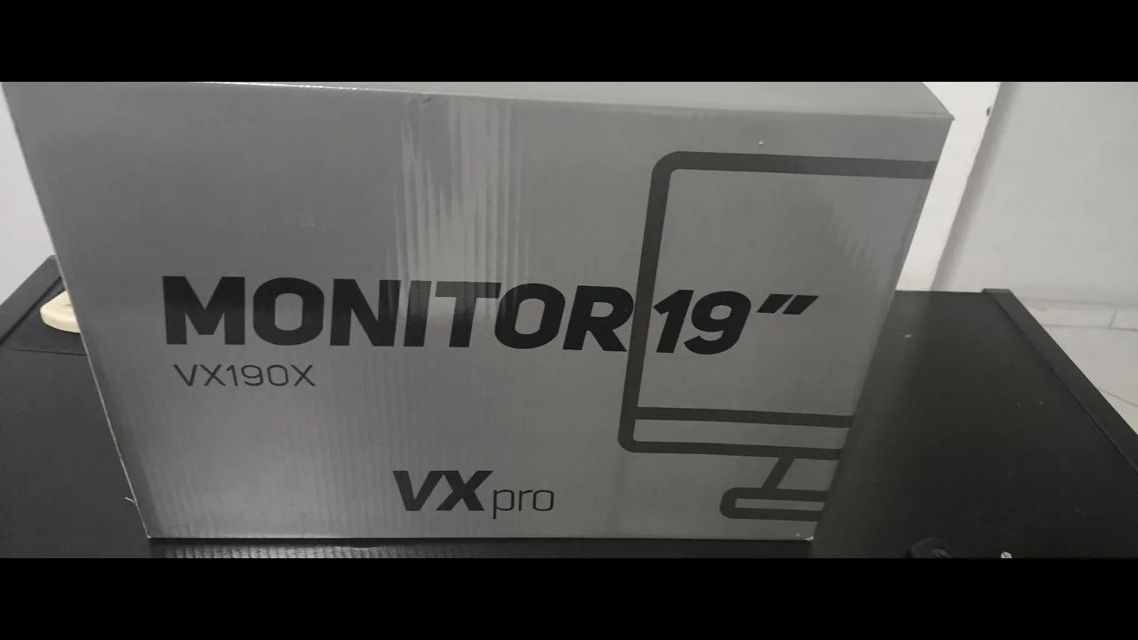 Monitor 19.5 novo na caixa 