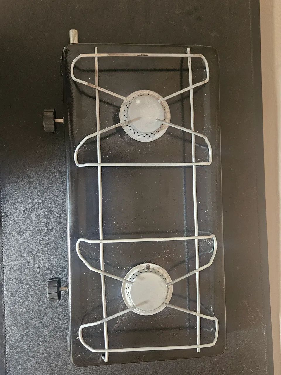 Forno simples e prático de 2 bocas preto - Foto 2