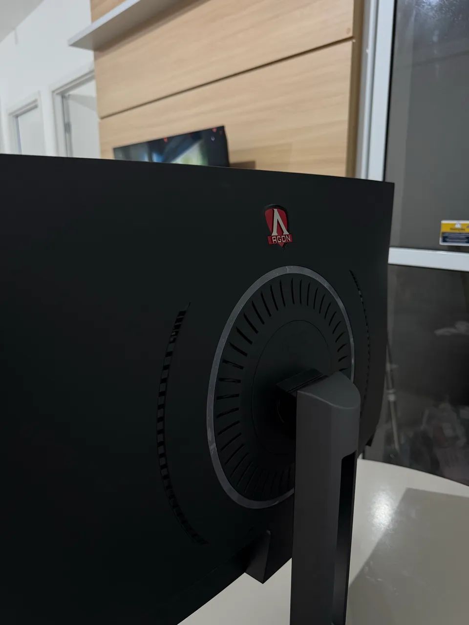 Monitor gamer AOC Agon 31,5? curvo  - Foto 4
