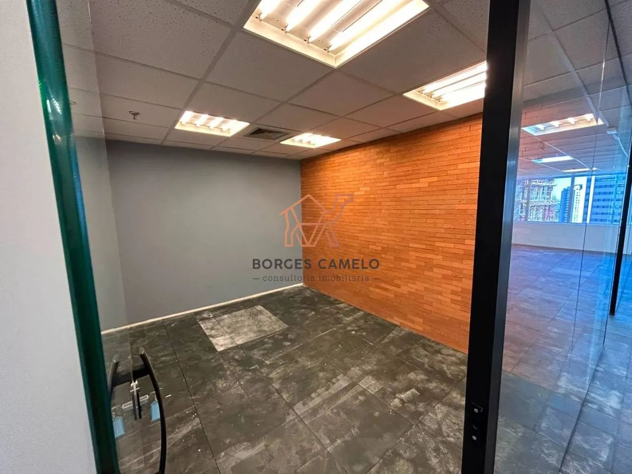 SALA COMERCIAL PARA LOCAÇÃO NO VILA DA SERRA - Foto 2