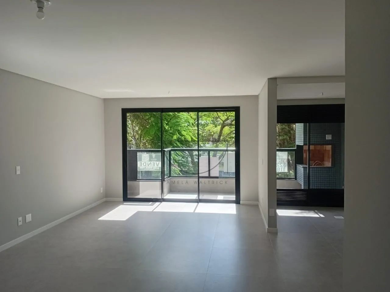 Apartamento Duplex com 3 dormitórios e 3 suítes e 4 banheiros e 2 vagas de garagens - Foto 3