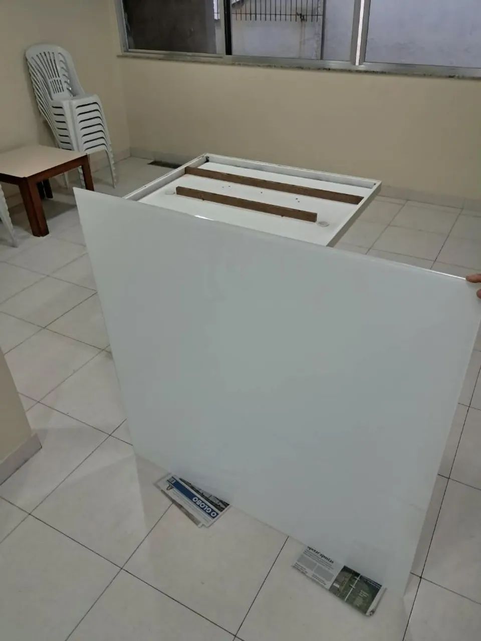 Mesa de vidro quadrada 1,40x1,40 m SEM CADEIRAS - Foto 5
