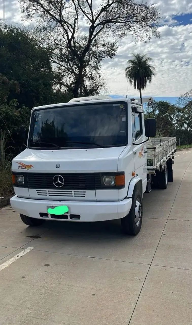 2011 Mercedes-Benz 710 plus - Foto 2