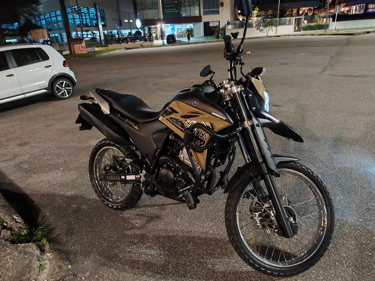 Xtz 250 lander apenas 16 mil km