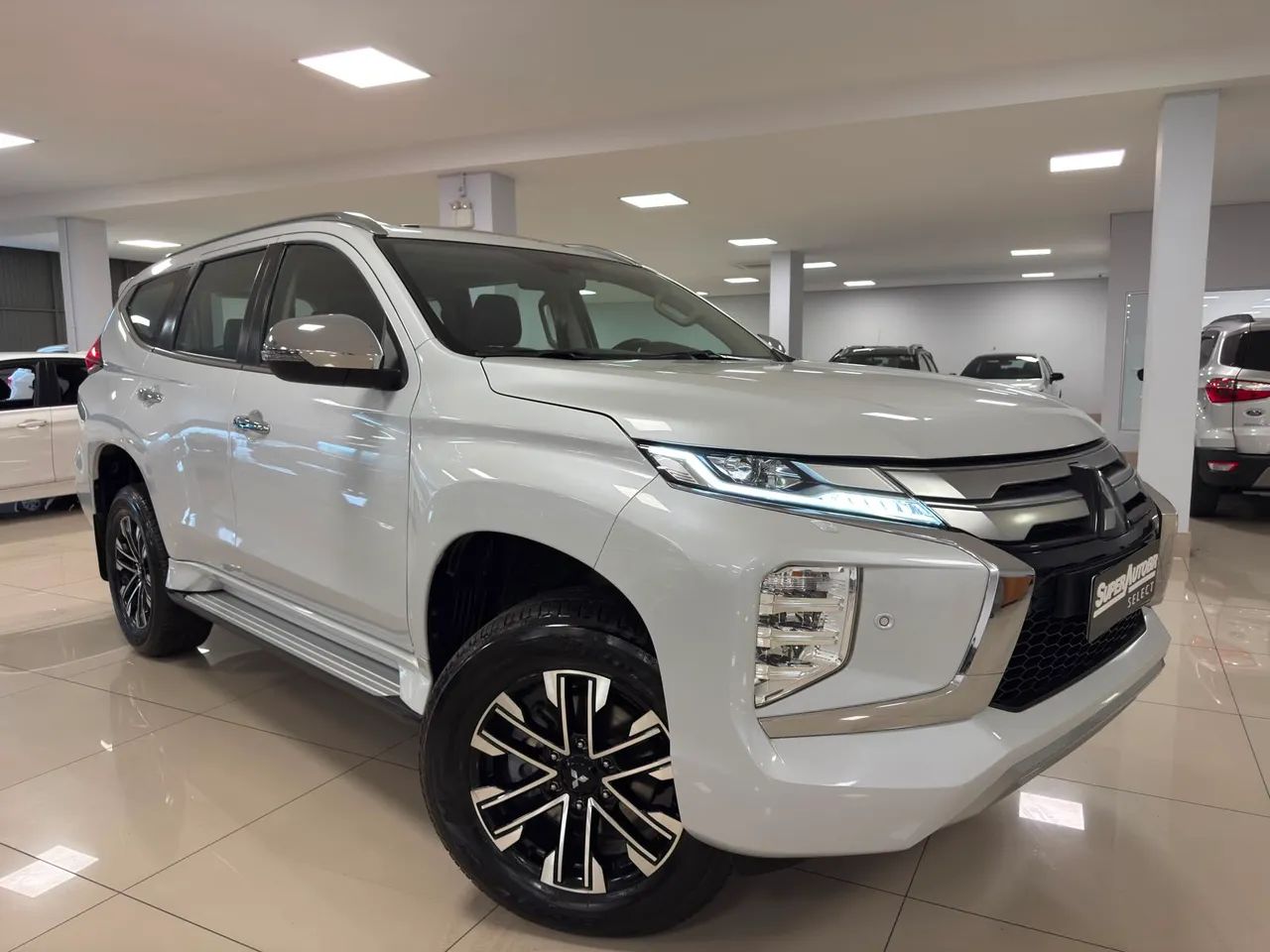 Mitsubishi Pajero 2024