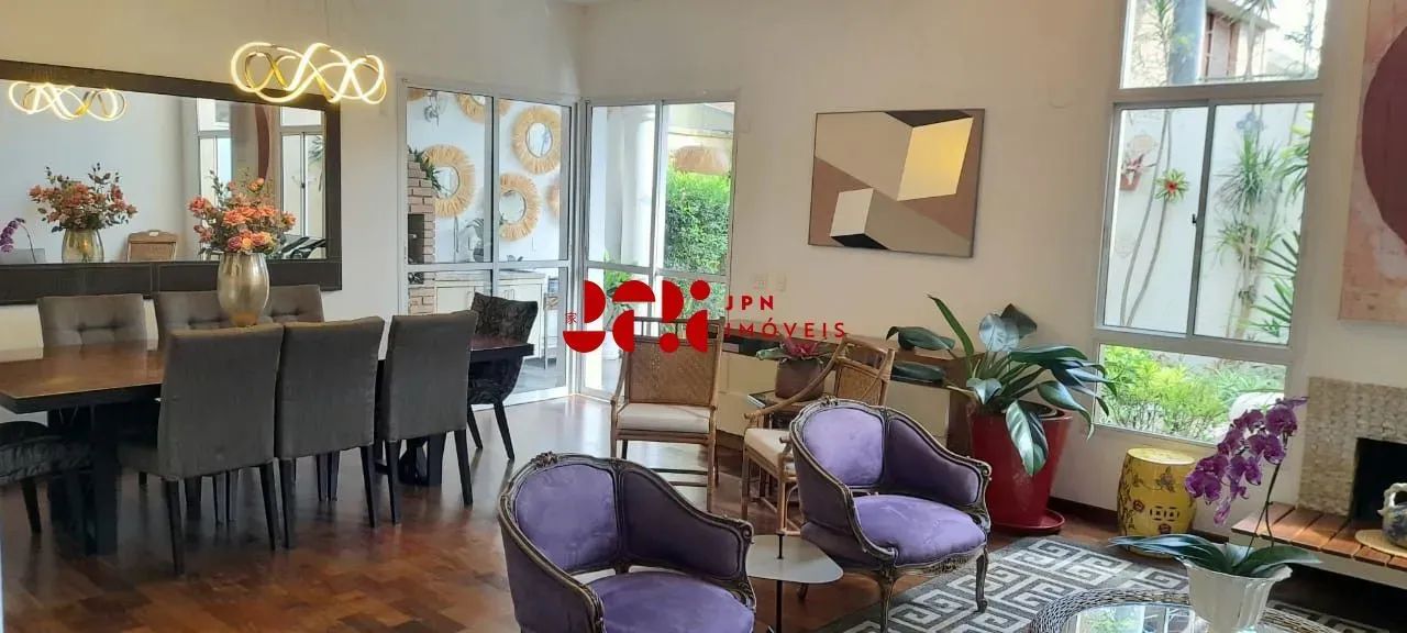 Casa de Condomínio em Santo Amaro com 350m²