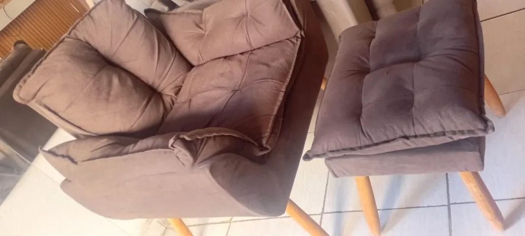 Poltrona com puff - Foto 2