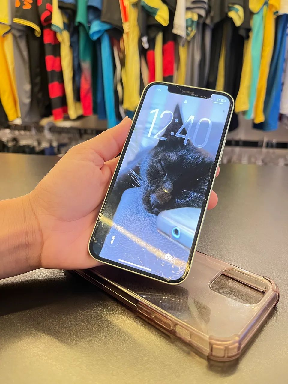 iPhone 12 sem detalhes 